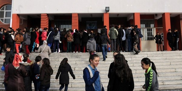 Sınavı kötü geçen öğrenci intihar etti