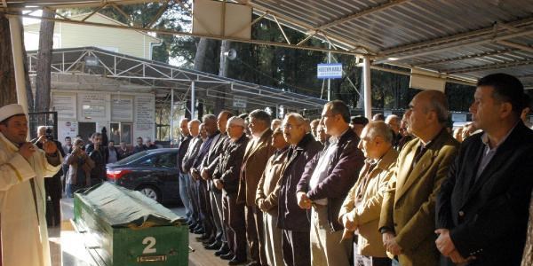 Balkondan düşen il genel meclis üyesi toprağa verildi