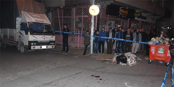 Kavgayı ayırmak isterken canından oldu