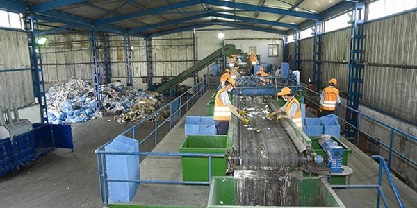 Selçuk'ta çöp değil, ambalaj atığı bedelsiz toplanıyor