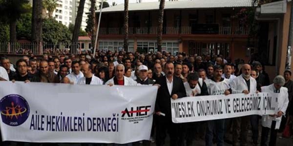 Aile hekimleri iş bıraktı; Hastalar kapıdan döndü