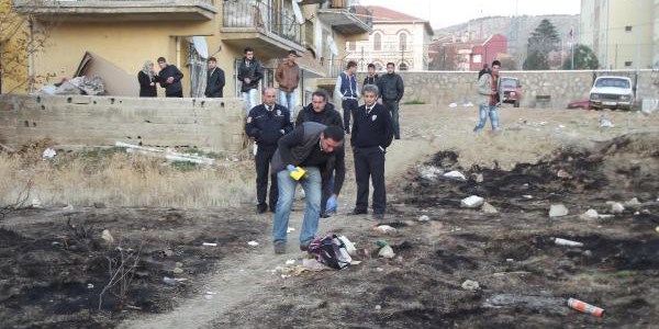 Poşette sokağa atılan bebeği köpekler parçaladı