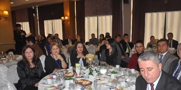 Öğretmenler öğrencilere teşekkürü, özrü ve selamlaşmayı öğretecek