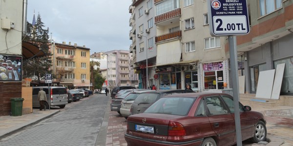 Denizli'de cep otoparkları trafiği rahatlatıyor