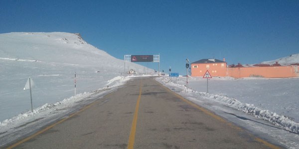 Giresun'un yüksek kesimlerinde kar yağışı hayatı olumsuz etkiledi