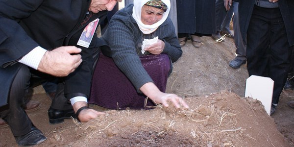 PKK'lı kadın Doğubayazıt'ta toprağa verildi