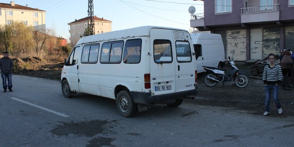 Minibüsün çarptığı öğrenci yaralandı