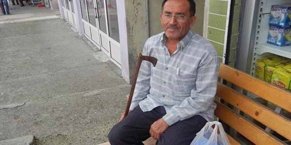 Engelliler için plastik kapak topluyor