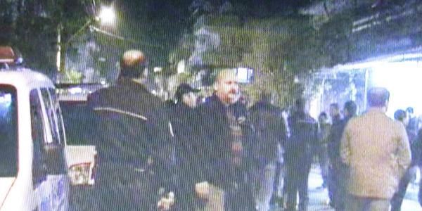 Şüpheliyi gözaltına almak isteyen polise saldırı: 3 yaralı
