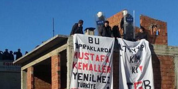 Erdoğan konuşurken pankart açanlara gözaltı