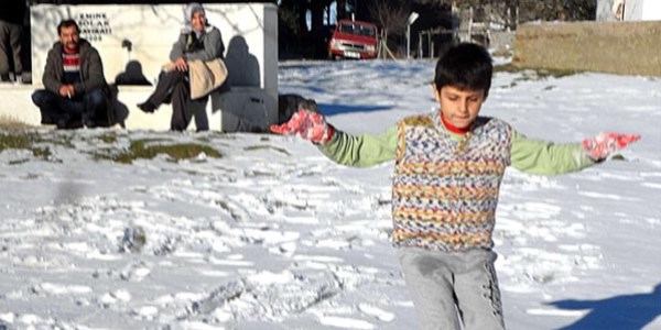 İlk karı gören vatandaşlar Kazdağları'na koştu