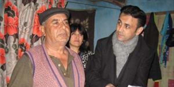 Kaymakam Halim ve eşinden özürlü anneyi ziyaret