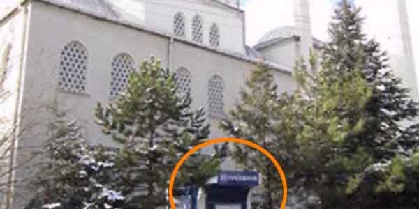 Cami cemaati ikiye bölündü