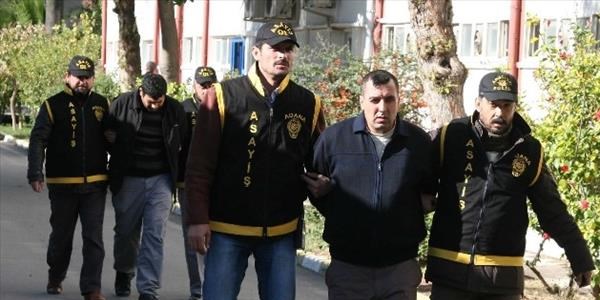 'Zarfçılar' polisten kaçamadı