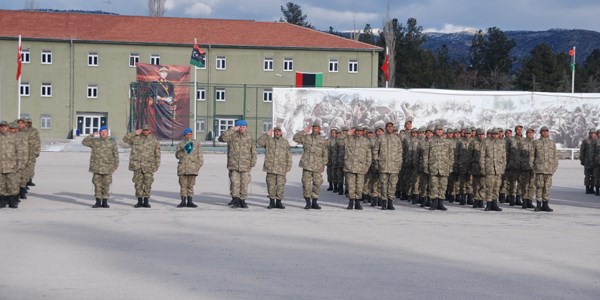 Libyalı askerler eksi 5 derecede eğitime başladılar