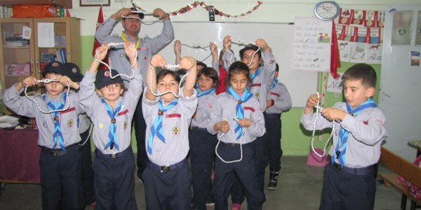 Atatürk İlkokulu Öğrencilerine İzcilik Kursu