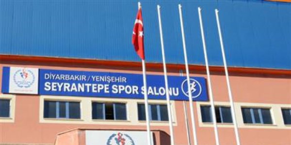 Kongrede bayrak indirmeye tutuklama