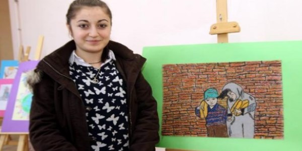 Liseli Ümran yoksulluğun resmini yaptı