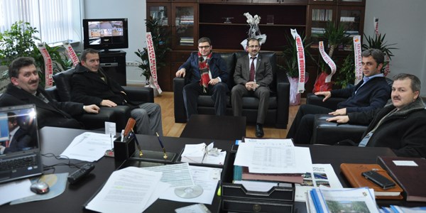 Dereci'ye, Düzce İmam Hatip Lisesi Mezunları Derneği'nden ziyaret