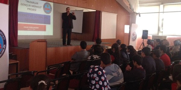 Öğrencilere internet ve sosyal ağlar semineri