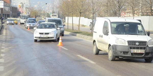 Yola yağ döküldü, 12 araç birbirine girdi