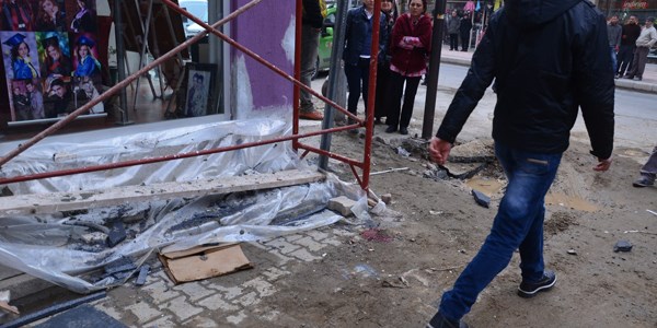 Dış cephe kaplaması yaparken düştü
