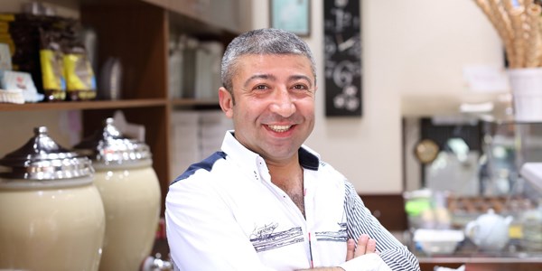 Dükkanı, temizliği ve dekoruyla tez konusu oldu