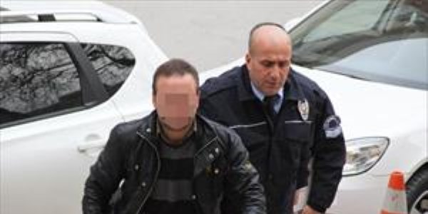 Tabancayla yakalanan genç gözaltına alındı