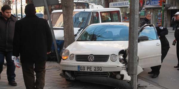 Eskişehir'de trafik kazası: 3 yaralı