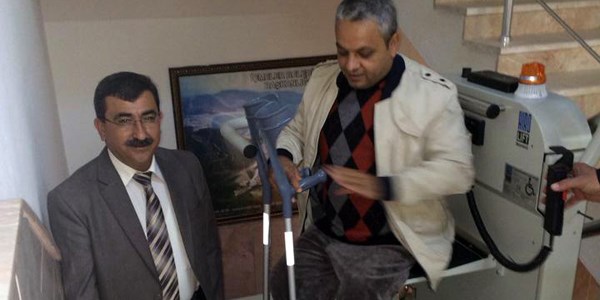 İçmeler Belediyesi'ne engelli asansörü