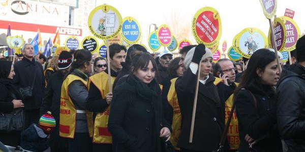Memurların Halkbank protestosu