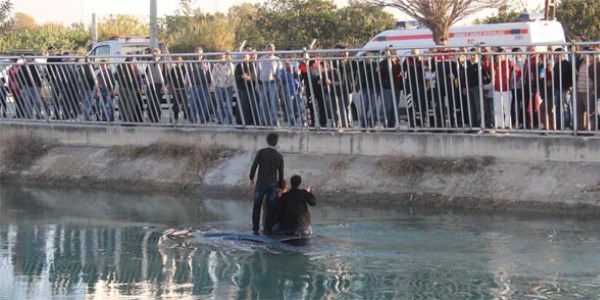 16 yaşındaki çocuk babasının otomobiliyle kanala uçtu