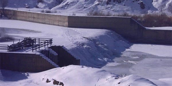 Erzurum'da yağan Baraj Göleti buz tuttu