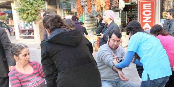 Üniversite öğrencileri vatandaşın tansiyonunu ölçtü