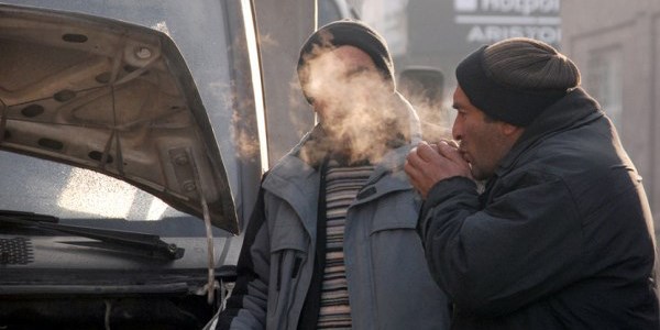 Doğu'da soğuk eksi 27 dereceyi gördü