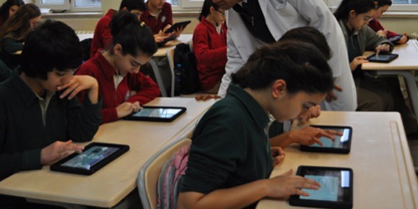 2 bin 167 ilköğretim öğrencisine tablet dağıtıldı