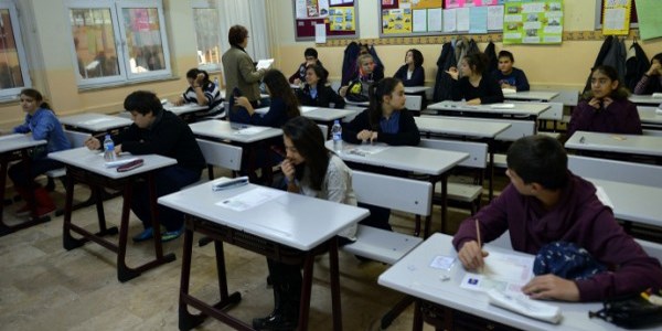 MEB'den not ortalaması düşük olan sınıflara ek ders