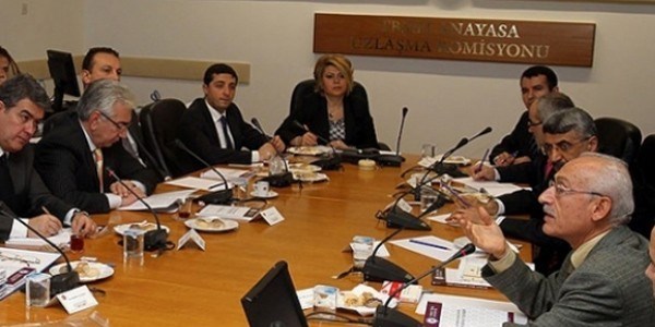 Anayasa Uzlaşma Komisyonu feshedildi