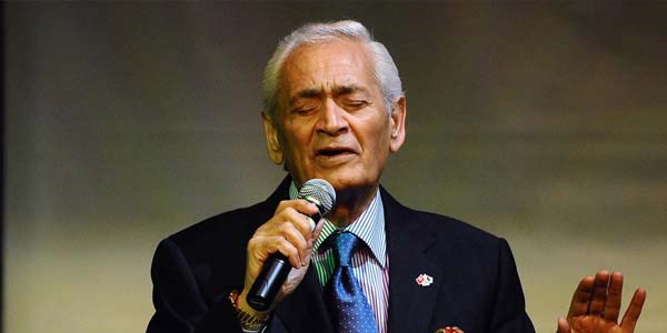 Adnan Şenses hayatını kaybetti