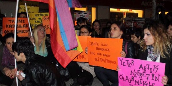 LGBT üyeleri arkadaşlarının şiddete uğramasına tepki gösterdi
