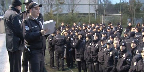 800 istihbaratçı polisle mülakat