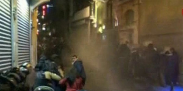 Ankara ve stanbul'da polis mdahalesi