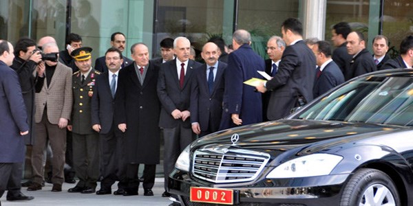 Başbakan'dan VIP zirvesi
