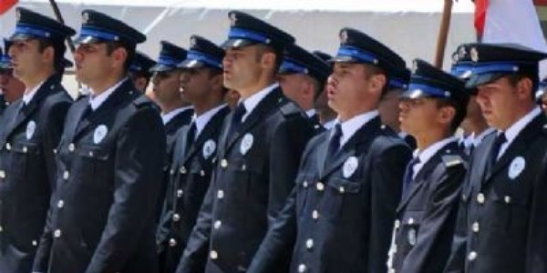 'Polis okulu sorularını bana verdiler'