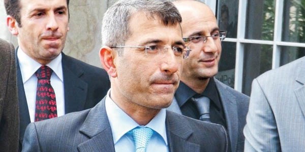 Yasada 'o savcı korsan' yazıyor