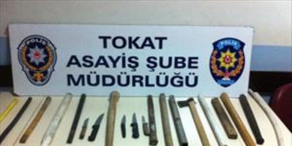 Araçlarda kesici aletler ve sopa çıktı