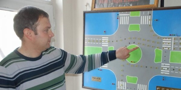 Ustasından sürücülere trafik kuralları uyarısı