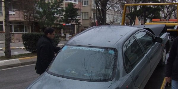 İki aracın karıştığı kazada yaralanan olmadı