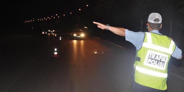 Alkollü araç kullanan 306 kişinin ehliyetine el konuldu