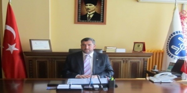 Ev ev dolaşıp aile içi huzuru anlatıyorlar